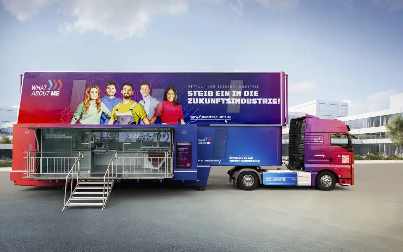 M+E InfoTruck